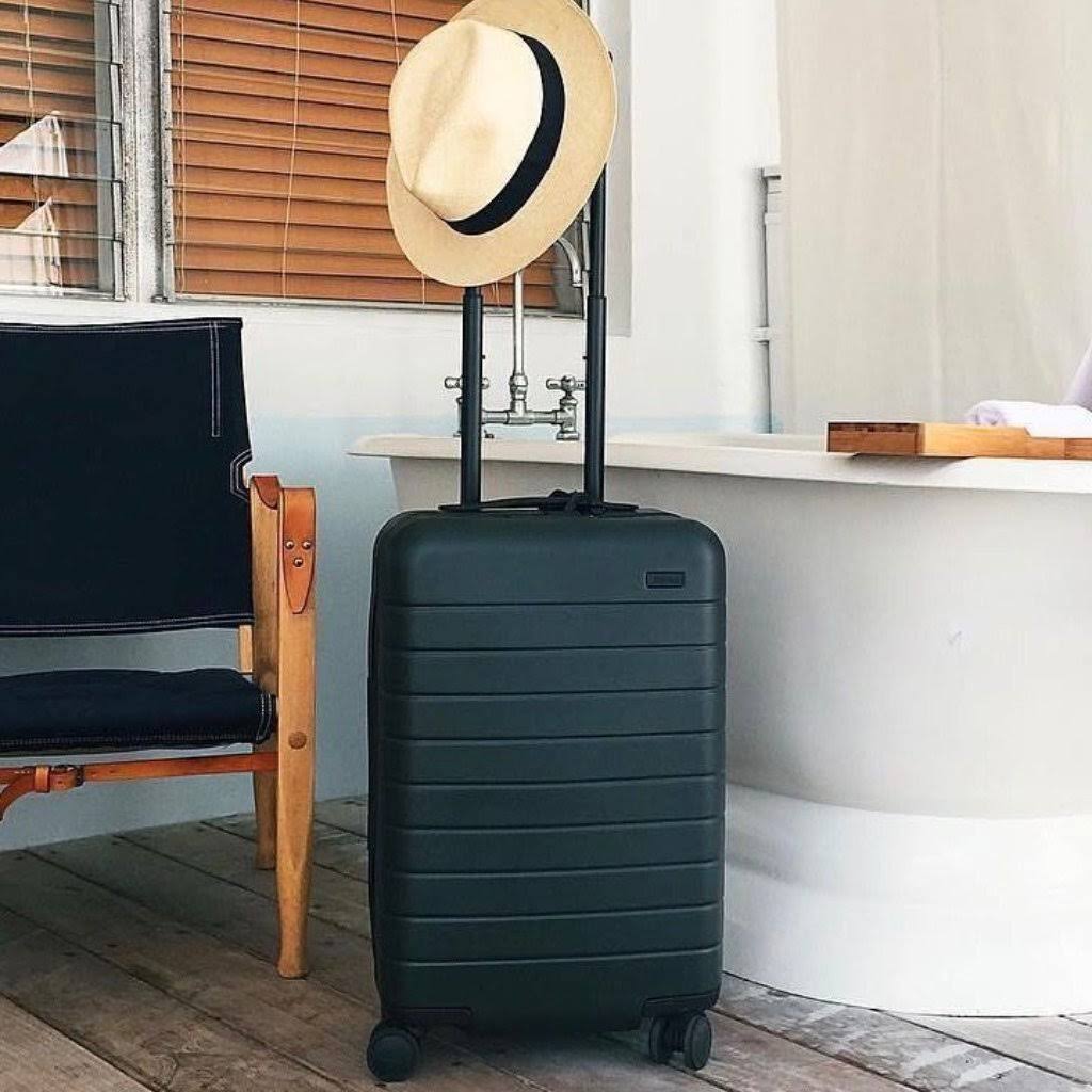 Green Carry-On with Built-in Battery G535