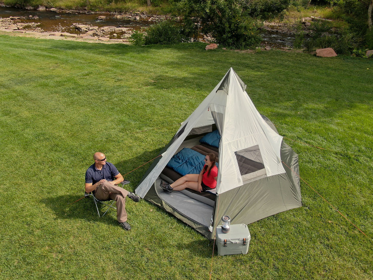 7-Person 1-Room Teepee Tent with Vented Rear Window, Green G70539