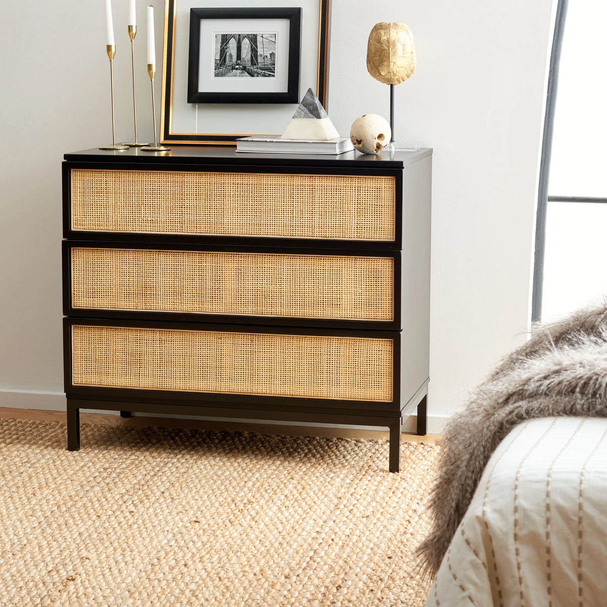 White 3 Drawer Dresser X845
