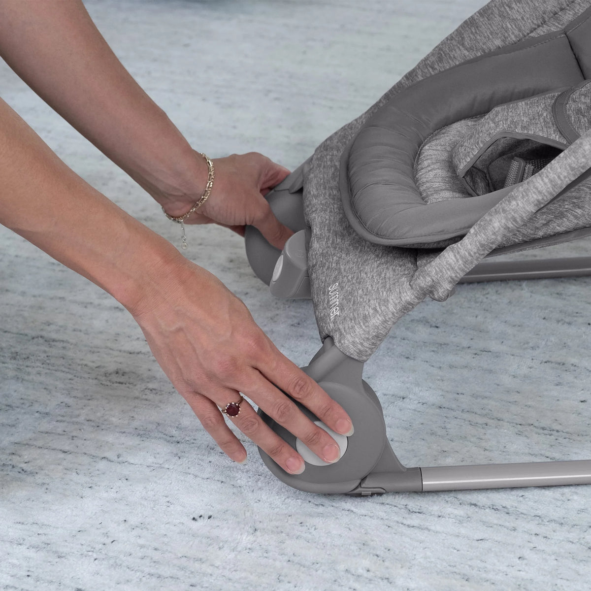 2-in-1 Baby Bouncer & Rocker, Light Gray Tweed T775430