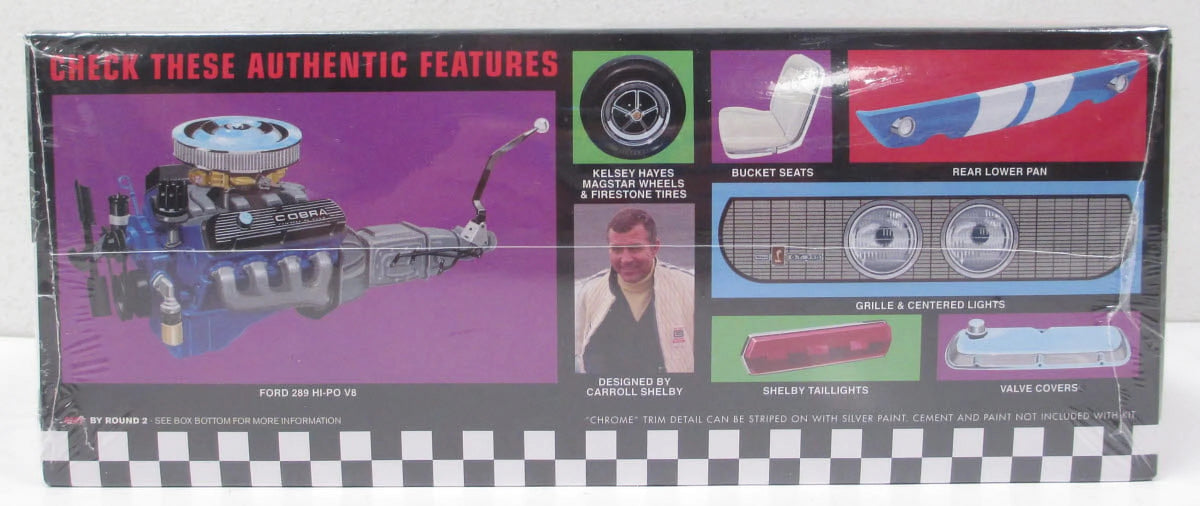 1:25 Scale White Toy Car E4127