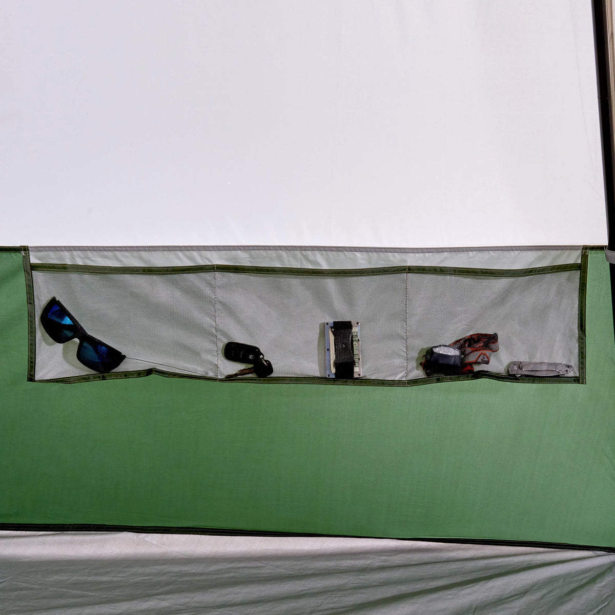 7-Person 1-Room Teepee Tent with Vented Rear Window, Green G70539