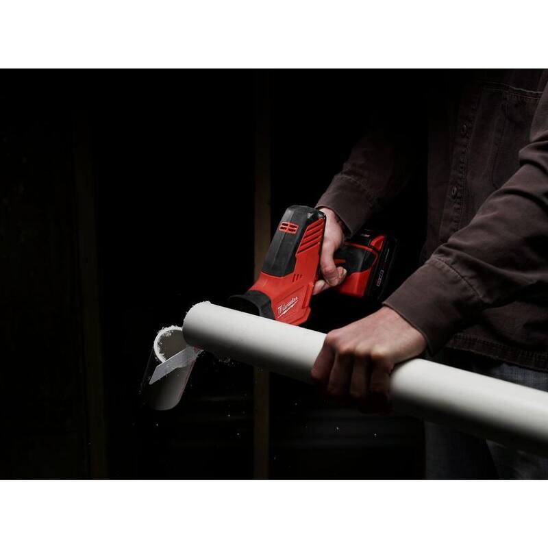 18V Cordless Reciprocating Saw with Metal Cutting Saw Blade H38866