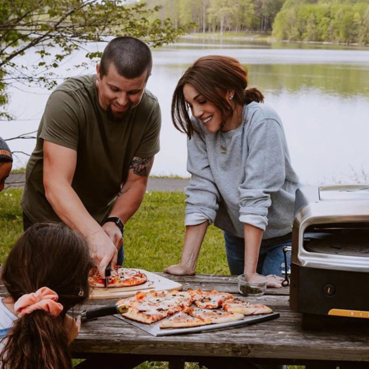 16 Portable Outdoor Pizza Oven with Rotating Cooking Stone C270